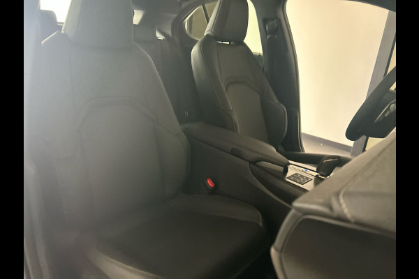 Lexus UX 300e Luxury Line 73 kWh | 45% korting | Winter-pakket | Tech Pack | Mooi groot multimedia scherm | Navigatie | Nieuwprijs € 61.095,00 | Premium kwaliteit voor een topprijs