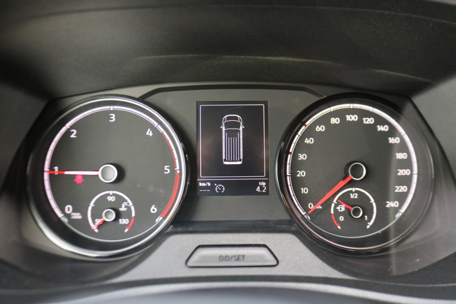 Volkswagen Transporter 2.0 TDI L2 H1 Airco Navigatie Camera Achterklep