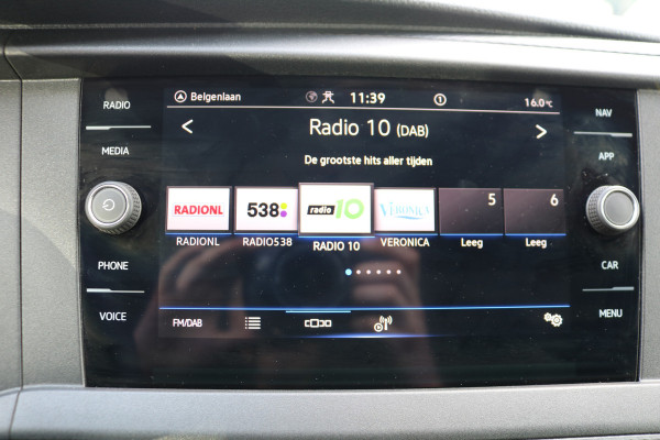 Volkswagen Transporter 2.0 TDI L2 H1 Airco Navigatie Camera Achterklep