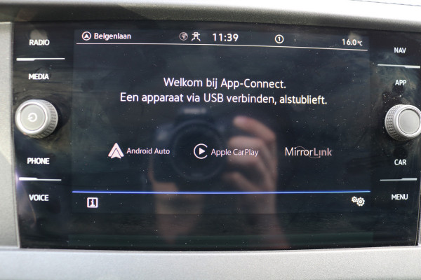 Volkswagen Transporter 2.0 TDI L2 H1 Airco Navigatie Camera Achterklep