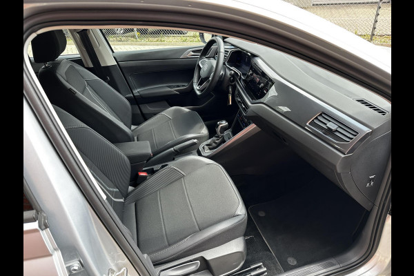 Volkswagen Taigo 1.0 TSI 110pk DSG Style Navigatie Apple Carplay/Android Auto Parkeersensoren Camera Blind Spot Assist Adaptive Cruise Control Stoelverwarming Ledverlichting Climate Control