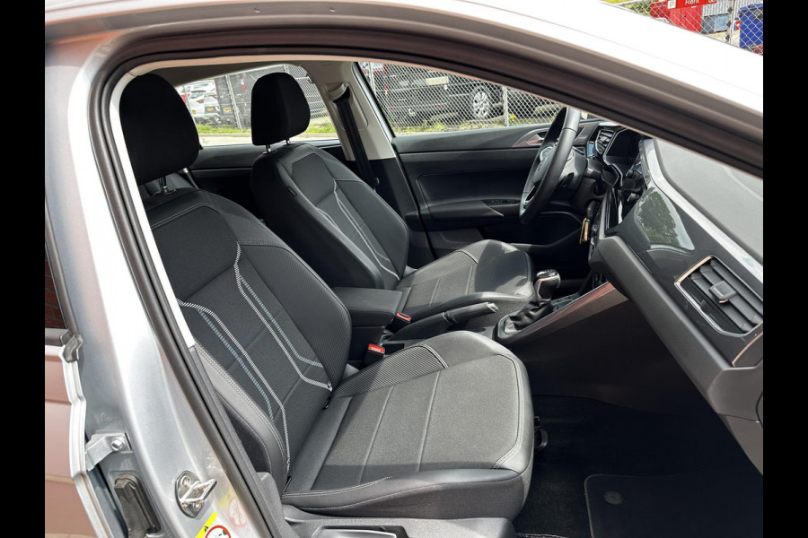 Volkswagen Taigo 1.0 TSI 110pk DSG Style Navigatie Apple Carplay/Android Auto Parkeersensoren Camera Blind Spot Assist Adaptive Cruise Control Stoelverwarming Ledverlichting Climate Control