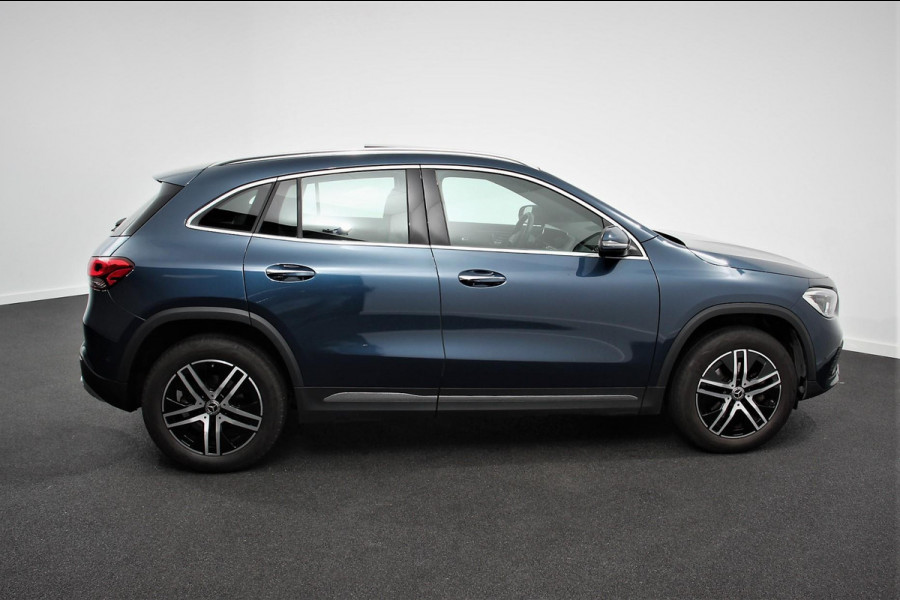 Mercedes-Benz GLA 200 163pk Automaat Progressive Mercedes-Benz GLA-klasse 200 Progressive | Panorama Dak | Navigatie | Camera | Cruise Control | LED Matrix | DAB | Memomy Stoel |