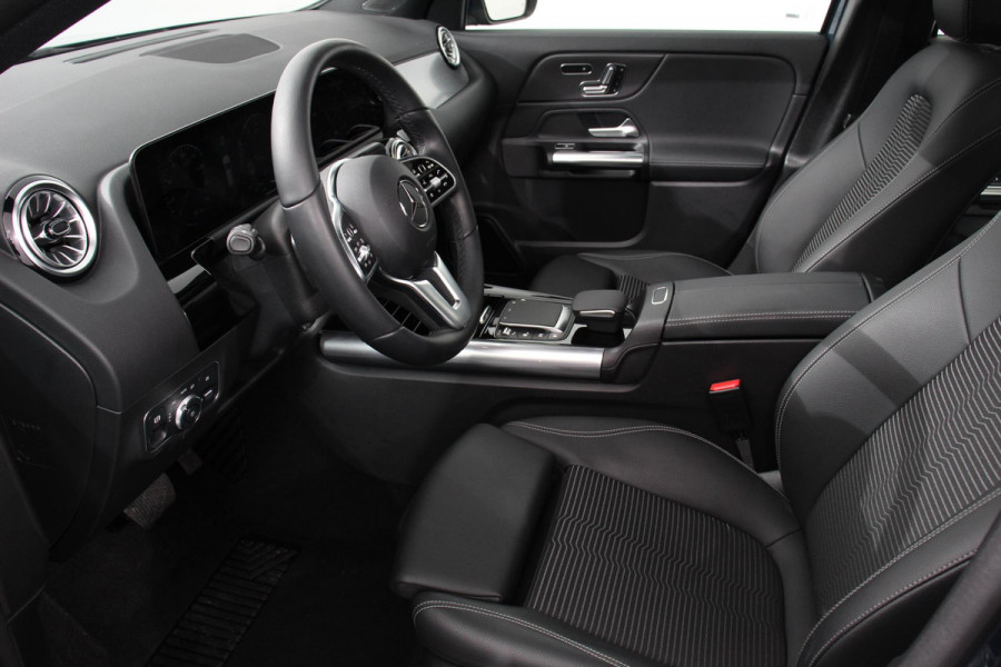Mercedes-Benz GLA 200 163pk Automaat Progressive Mercedes-Benz GLA-klasse 200 Progressive | Panorama Dak | Navigatie | Camera | Cruise Control | LED Matrix | DAB | Memomy Stoel |