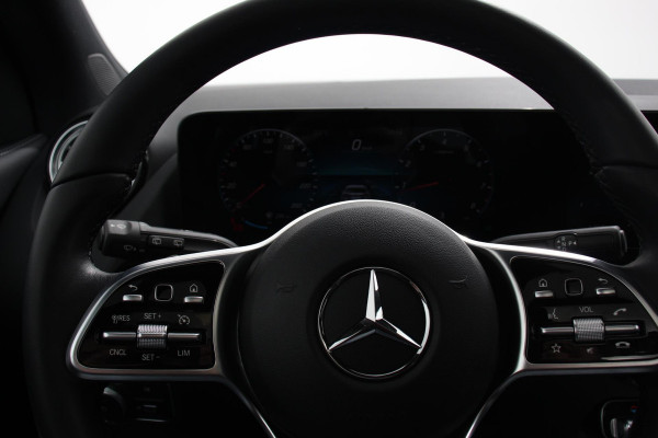 Mercedes-Benz GLA 200 163pk Automaat Progressive Mercedes-Benz GLA-klasse 200 Progressive | Panorama Dak | Navigatie | Camera | Cruise Control | LED Matrix | DAB | Memomy Stoel |