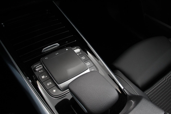 Mercedes-Benz GLA 200 163pk Automaat Progressive Mercedes-Benz GLA-klasse 200 Progressive | Panorama Dak | Navigatie | Camera | Cruise Control | LED Matrix | DAB | Memomy Stoel |