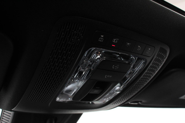 Mercedes-Benz GLA 200 163pk Automaat Progressive Mercedes-Benz GLA-klasse 200 Progressive | Panorama Dak | Navigatie | Camera | Cruise Control | LED Matrix | DAB | Memomy Stoel |