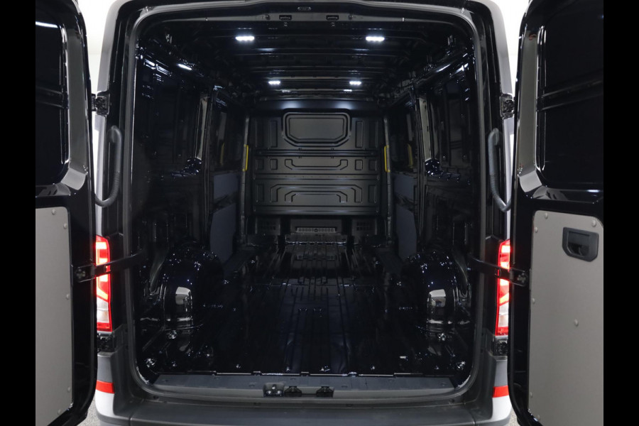 Volkswagen Crafter Trendline L3 2.0 TDI EU6 140 pk GVW 3.0T NETTO DEAL!!  Zijschuifdeur links en rechts, Camera achter!!