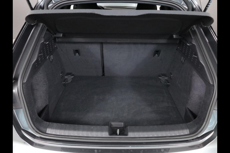 Audi A3 Sportback 30 TFSI S edition 110 pk S-tronic | Verlengde garantie | Navigatie | Parkeersensoren achter | LED koplampen | S-Line |