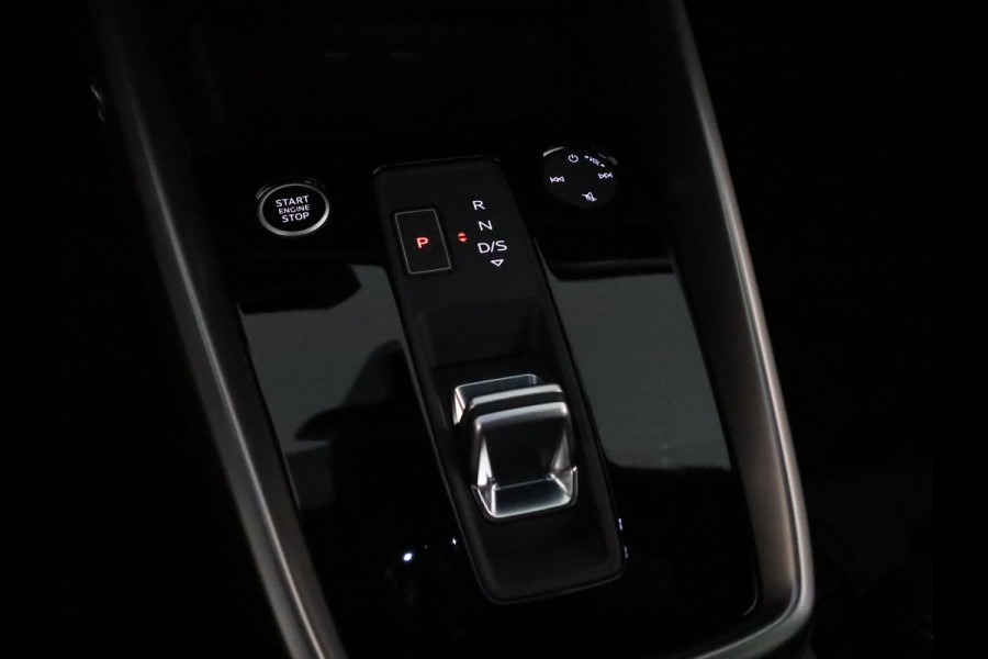 Audi A3 Sportback 30 TFSI S edition 110 pk S-tronic | Verlengde garantie | Navigatie | Parkeersensoren achter | LED koplampen | S-Line |