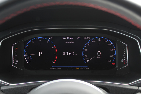 Volkswagen T-Roc 1.5 TSI Sport / Trekhaak / Panoramadak / Camera / 18'' / Dodehoek / Elektr. achterklep / Apple CarPlay / DAB / ACC