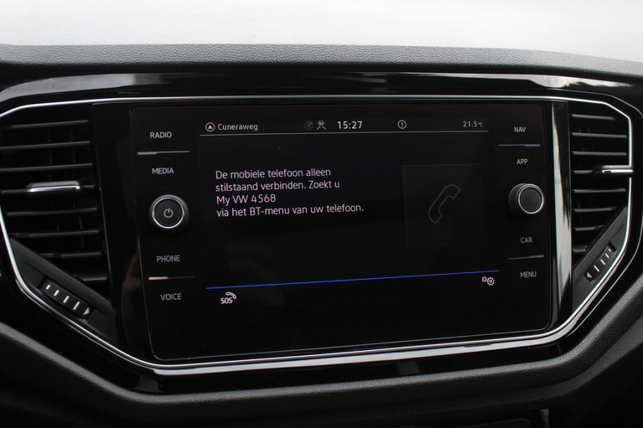 Volkswagen T-Roc 1.5 TSI Sport / Trekhaak / Panoramadak / Camera / 18'' / Dodehoek / Elektr. achterklep / Apple CarPlay / DAB / ACC