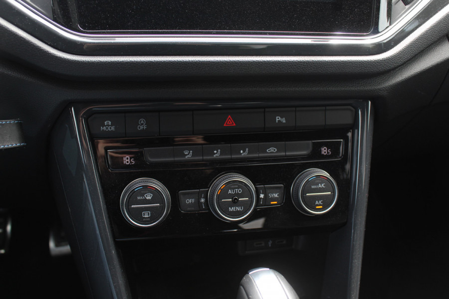 Volkswagen T-Roc 1.5 TSI Sport / Trekhaak / Panoramadak / Camera / 18'' / Dodehoek / Elektr. achterklep / Apple CarPlay / DAB / ACC