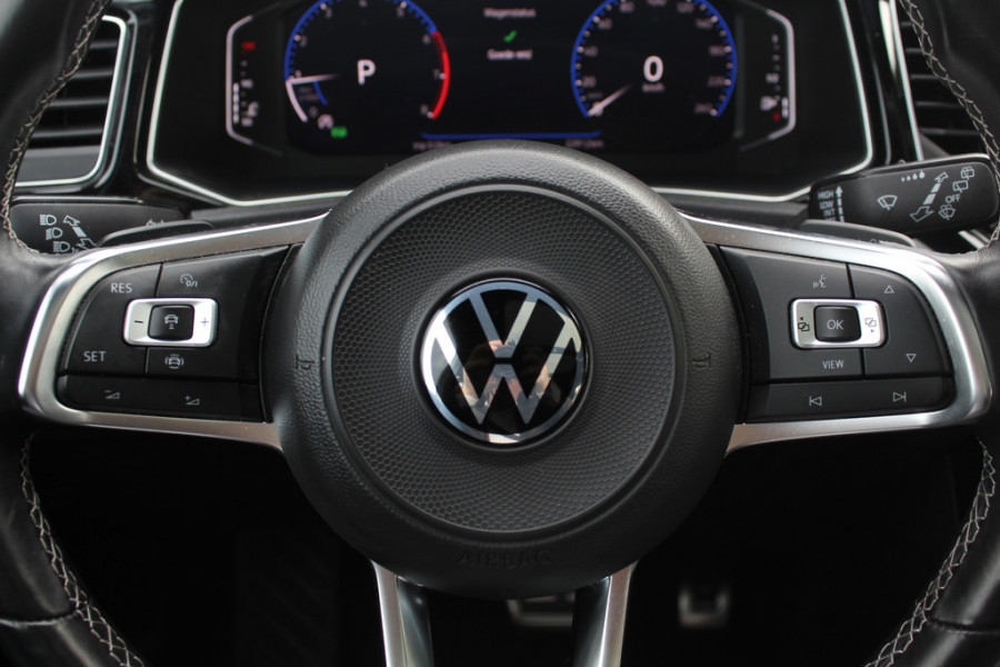 Volkswagen T-Roc 1.5 TSI Sport / Trekhaak / Panoramadak / Camera / 18'' / Dodehoek / Elektr. achterklep / Apple CarPlay / DAB / ACC