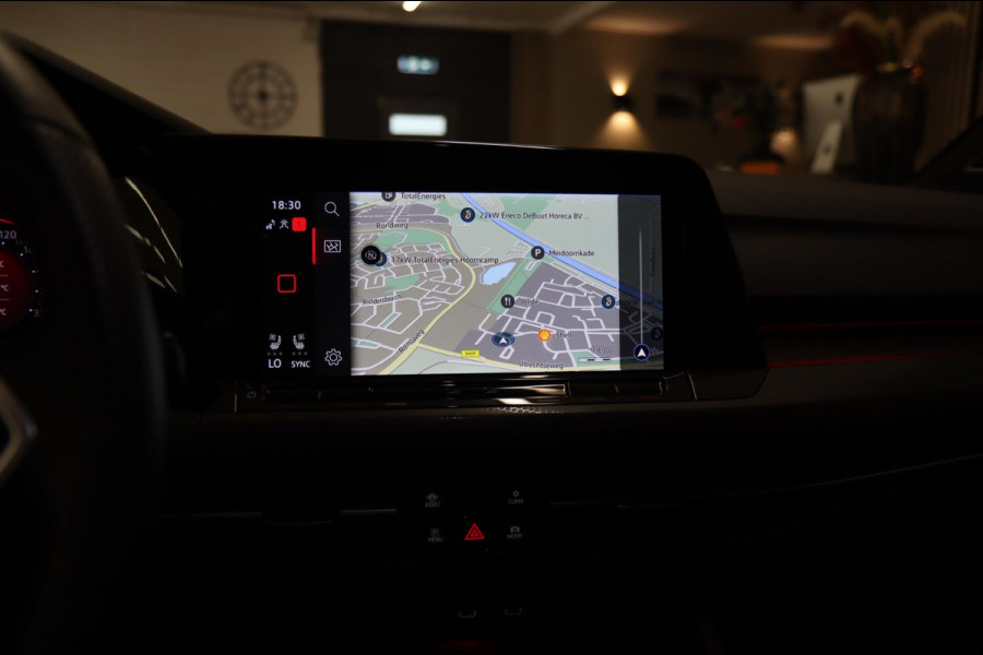 Volkswagen Golf 2.0 TSI GTI CLUBSPORT /PANO/NURBERG/CAM/HUD/IQ-LIGHT/MEMORY/STUURVERWARING/BOMVOLL