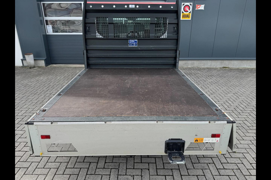 Ford Transit 2.0 TDCI 130pk L2 DC Pick-up | 7-pers | Airco | Trekhaak 2550KG | Bluetooth | 2.4m x 2.1m laadbak | Betonplex
