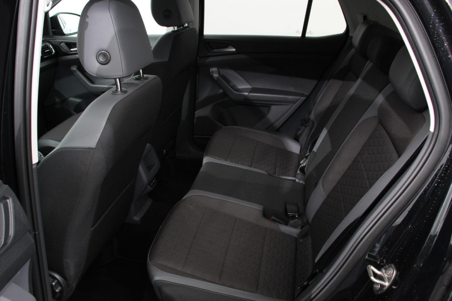 Volkswagen T-Cross 1.0 TSI 110pk DSG R-Line Navigatie Climate control Virtual Cockpit Camera Stoelverwarming
