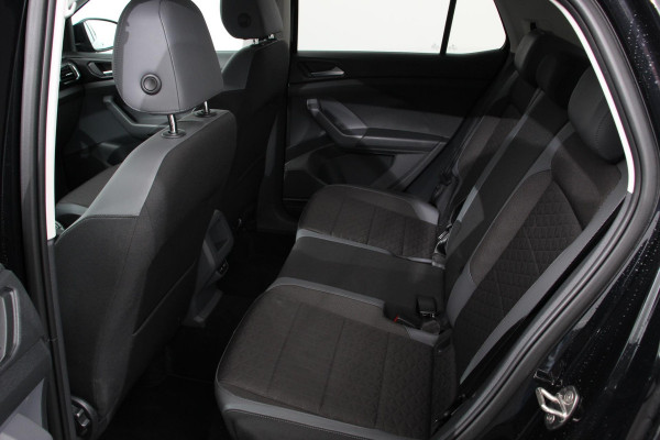 Volkswagen T-Cross 1.0 TSI 110pk DSG R-Line Navigatie Climate control Virtual Cockpit Camera Stoelverwarming