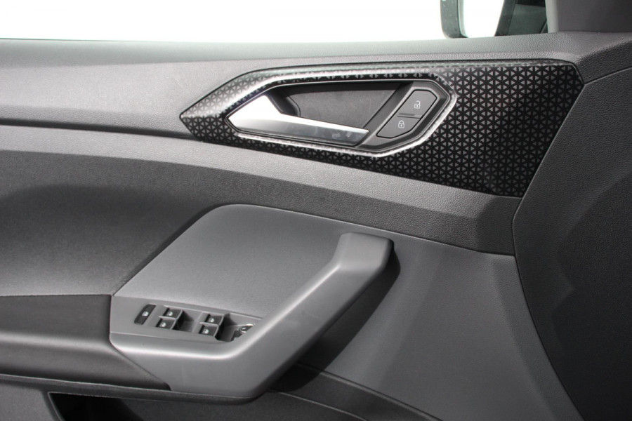 Volkswagen T-Cross 1.0 TSI 110pk DSG R-Line Navigatie Climate control Virtual Cockpit Camera Stoelverwarming