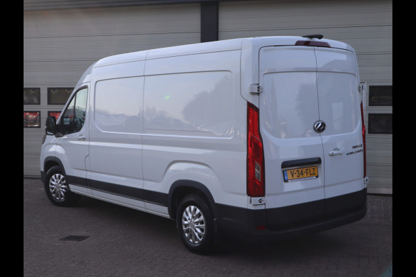 Maxus eDeliver 9 L3H2 89 kWh 204 pk - incl. Betimmering laadruimte + Sidebars + Trekhaak 1.500 kg Trekgewicht - 296 km WLPT - Camera