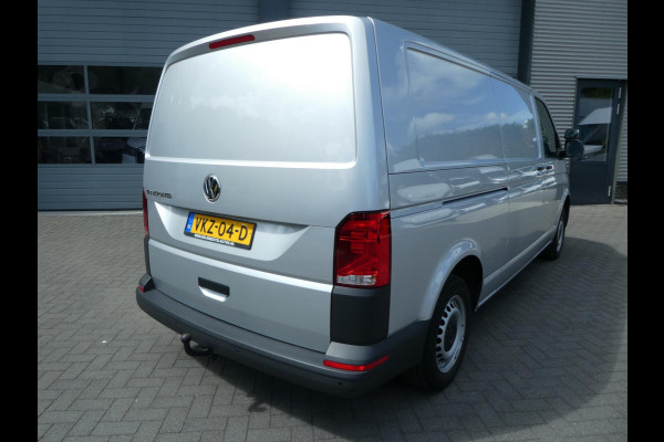 Volkswagen Transporter 2.0 TDI L2H1 airco . pdc. trekhaak. 3 zits
