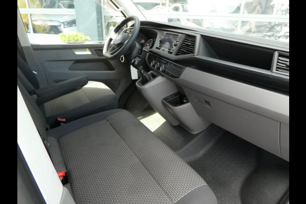 Volkswagen Transporter 2.0 TDI L2H1 airco . pdc. trekhaak. 3 zits
