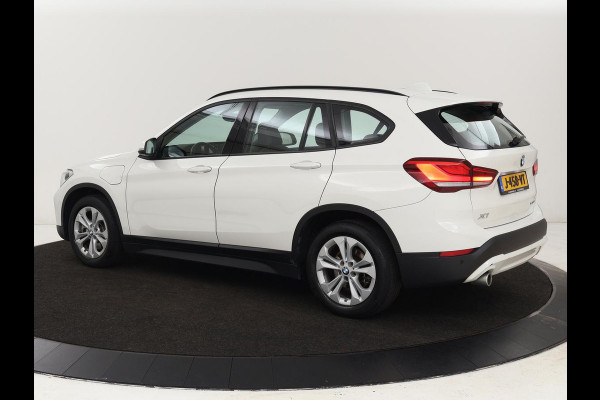 BMW X1 xDrive25e eDrive Edition | Leder | Head-Up | Stoelverwarming | Full LED | Navigatie | Climate control | Parkeerhulp | Cruise control | DAB