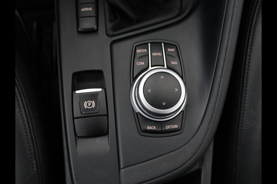 BMW X1 xDrive25e eDrive Edition | Leder | Head-Up | Stoelverwarming | Full LED | Navigatie | Climate control | Parkeerhulp | Cruise control | DAB