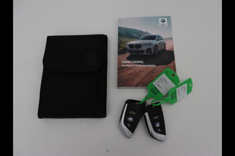 BMW X1 xDrive25e eDrive Edition | Leder | Head-Up | Stoelverwarming | Full LED | Navigatie | Climate control | Parkeerhulp | Cruise control | DAB