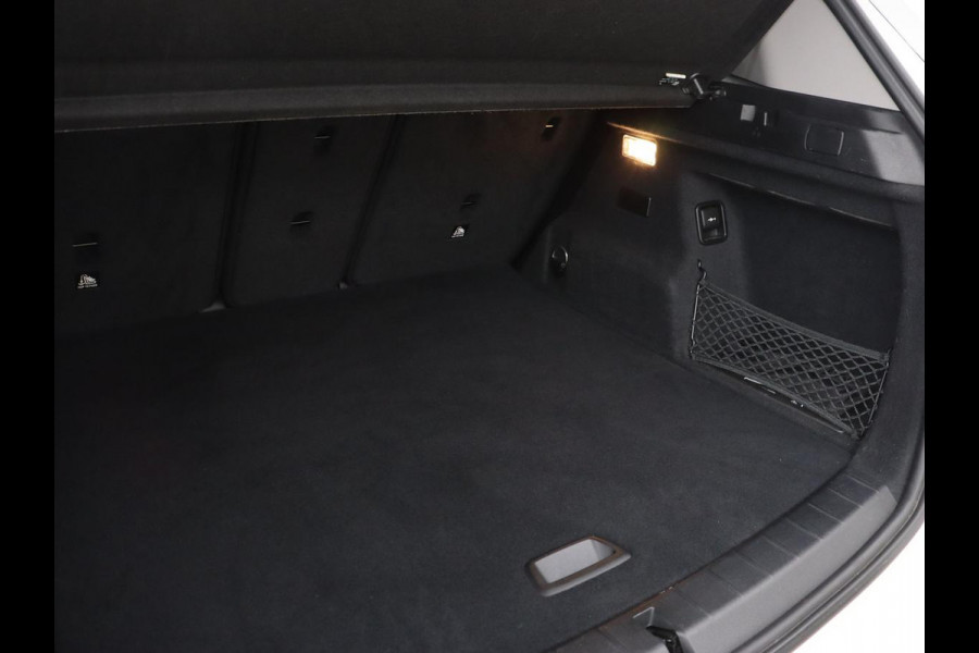BMW X1 xDrive25e eDrive Edition | Leder | Head-Up | Stoelverwarming | Full LED | Navigatie | Climate control | Parkeerhulp | Cruise control | DAB