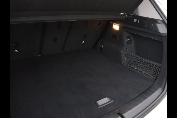 BMW X1 xDrive25e eDrive Edition | Leder | Head-Up | Stoelverwarming | Full LED | Navigatie | Climate control | Parkeerhulp | Cruise control | DAB