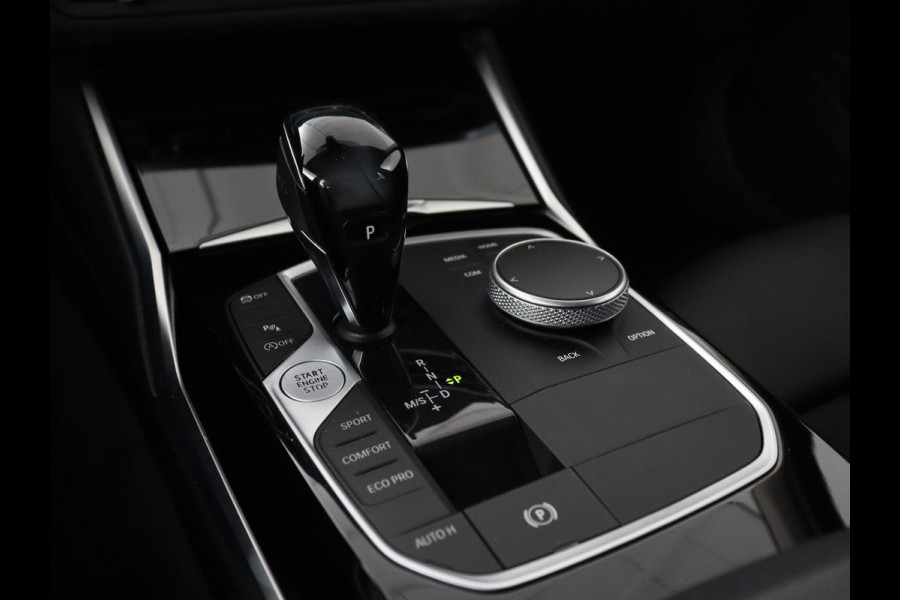 BMW 3 Serie 318i Executive Edition | Sport Line | Trekhaak | Sportstoelen | Carplay | Half leder | Live Cockpit | Navigatie | Climate control | Parkeerhulp