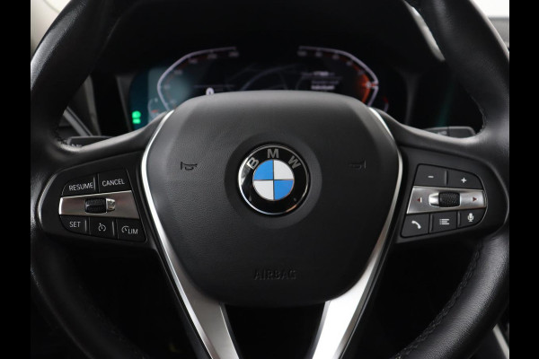 BMW 3 Serie 318i Executive Edition | Sport Line | Trekhaak | Sportstoelen | Carplay | Half leder | Live Cockpit | Navigatie | Climate control | Parkeerhulp