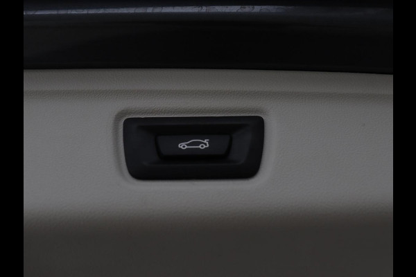BMW 3 Serie 318i Executive Edition | Sport Line | Trekhaak | Sportstoelen | Carplay | Half leder | Live Cockpit | Navigatie | Climate control | Parkeerhulp