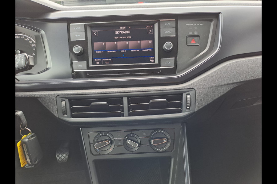 Volkswagen Polo 1.0 MPI Trendline | Airco | Cruise | All-seasons |