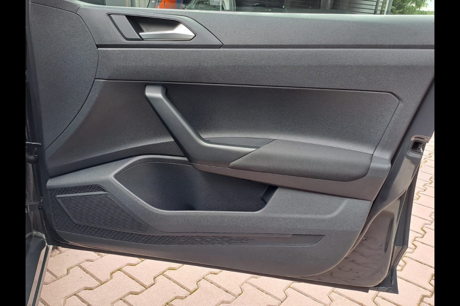 Volkswagen Polo 1.0 MPI Trendline | Airco | Cruise | All-seasons |
