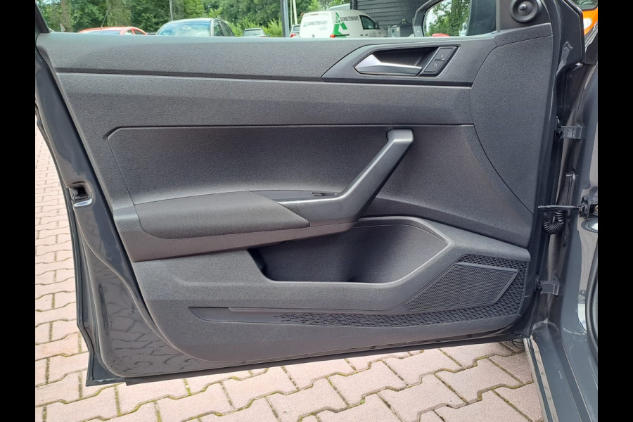 Volkswagen Polo 1.0 MPI Trendline | Airco | Cruise | All-seasons |