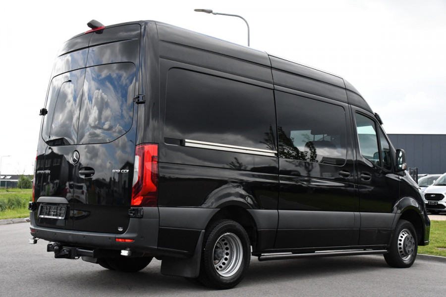 Mercedes-Benz Sprinter 519 V6 3.0 CDI DC L2H2 Black Edition Luchtvering, 360 Camera, 3500kg Trekhaak, Dubbel Cabine, 190PK, 10,5'' Mbux, NAVI, Automaat, UNIEK!
