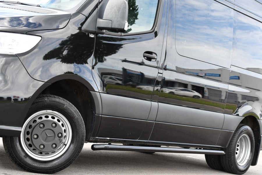 Mercedes-Benz Sprinter 519 V6 3.0 CDI DC L2H2 Black Edition Luchtvering, 360 Camera, 3500kg Trekhaak, Dubbel Cabine, 190PK, 10,5'' Mbux, NAVI, Automaat, UNIEK!