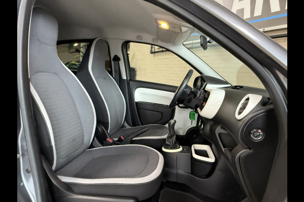 Renault Twingo 1.0 SCe 70pk | Limited | Verkocht! Airco | PDC | 15" | Bluetooth | Cruise | 100% Onderhouden!