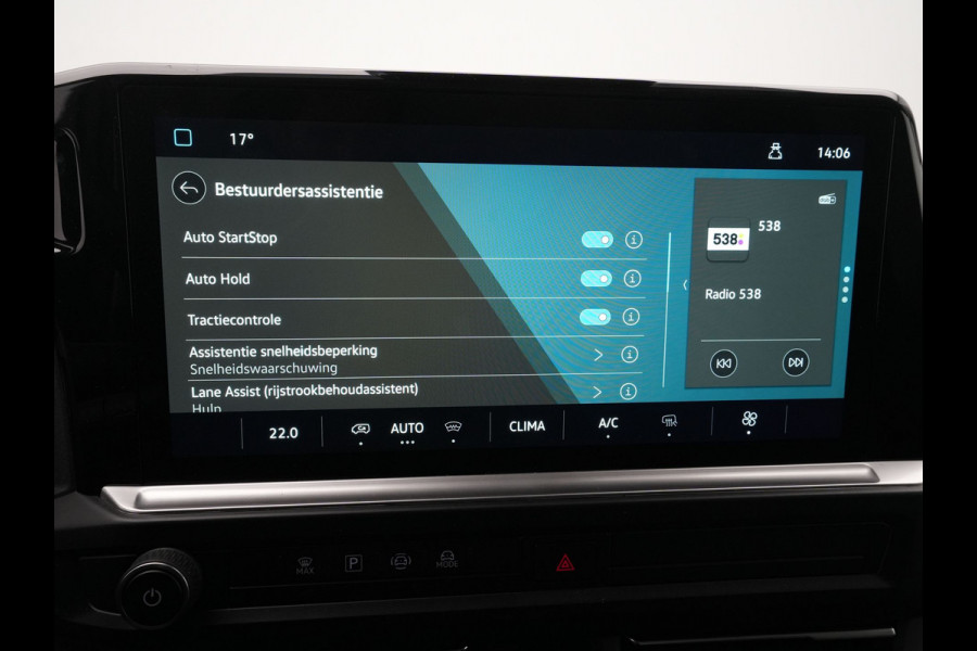 Volkswagen Transporter 2.0 TDI 125kW 170PK L2H1 Bulli AUT Intro rijdende demo, kilometerstand loopt op binnenzijde laadruimte is betimmerd