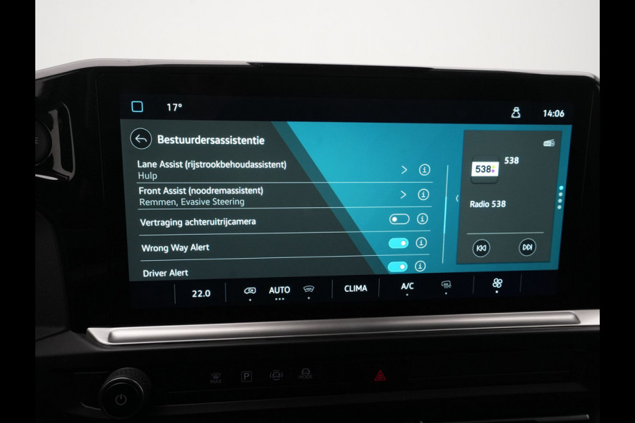 Volkswagen Transporter 2.0 TDI 125kW 170PK L2H1 Bulli AUT Intro rijdende demo, kilometerstand loopt op binnenzijde laadruimte is betimmerd