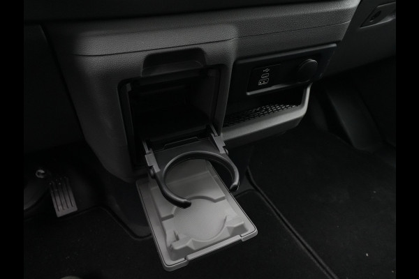 Volkswagen Transporter 2.0 TDI 125kW 170PK L2H1 Bulli AUT Intro rijdende demo, kilometerstand loopt op binnenzijde laadruimte is betimmerd