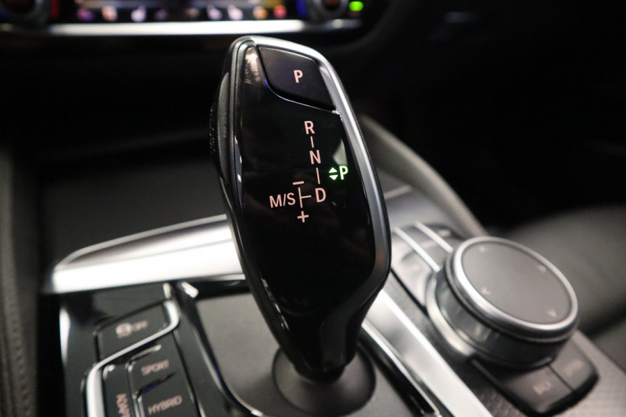 BMW 5 Serie 545e xDrive High Executive Edition M-sport Schuif/kantel dak Harman/Kardon