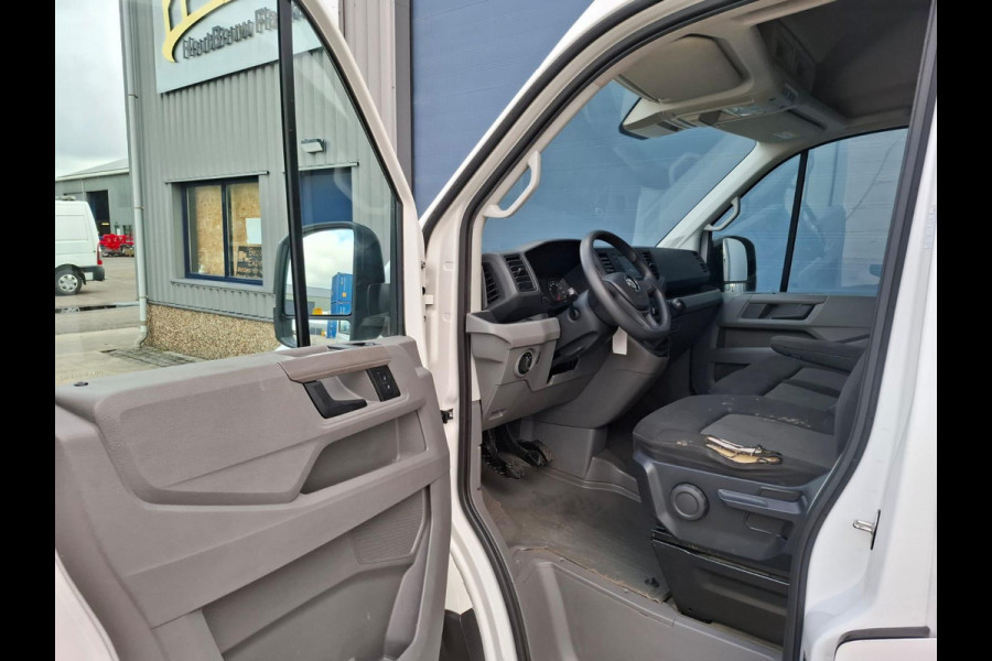 Volkswagen Crafter 35 2.0 TDI L3H3 Trendline IMPERIAL  / TREKHAAK / EURO 6 / NAP / CAMERA