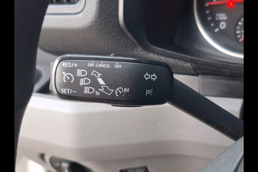 Volkswagen Crafter 35 2.0 TDI L3H3 Trendline IMPERIAL  / TREKHAAK / EURO 6 / NAP / CAMERA