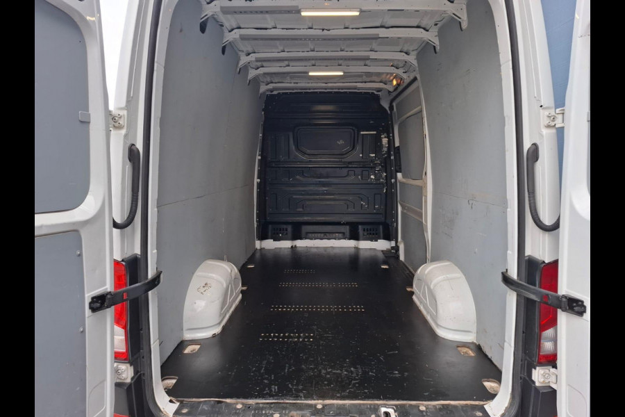 Volkswagen Crafter 35 2.0 TDI L3H3 Trendline IMPERIAL  / TREKHAAK / EURO 6 / NAP / CAMERA