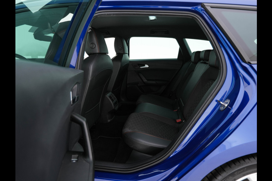 Seat Leon Sportstourer 1.5 eTSI FR Launch Edition Aut. *FULL-LED | DIGI-COCKPIT | NAVI-FULLMAP | LEATHER-MICROFIBRE | CARPLAY | KEYLESS | SHIFT-PADDLES | SPORT-SEATS | HEATED-SEATS | AMBIENT-LIGHT | CAMERA | ECC | PDC | CRUISE | TOWBAR | 17'