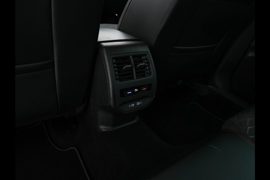 Seat Leon Sportstourer 1.5 eTSI FR Launch Edition Aut. *FULL-LED | DIGI-COCKPIT | NAVI-FULLMAP | LEATHER-MICROFIBRE | CARPLAY | KEYLESS | SHIFT-PADDLES | SPORT-SEATS | HEATED-SEATS | AMBIENT-LIGHT | CAMERA | ECC | PDC | CRUISE | TOWBAR | 17'