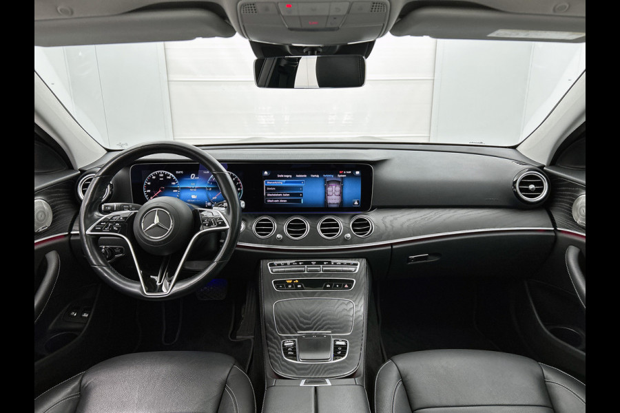 Mercedes-Benz E-Klasse Estate 300 e Business Solution AMG | Panoramadak | Wide screen | Navigatie | Elect. bedinebare voor stoelen met geheugen | Parking support met camera achter | Inclusief 24 maanden Mercedes-Benz Certified garantie voor Europa.